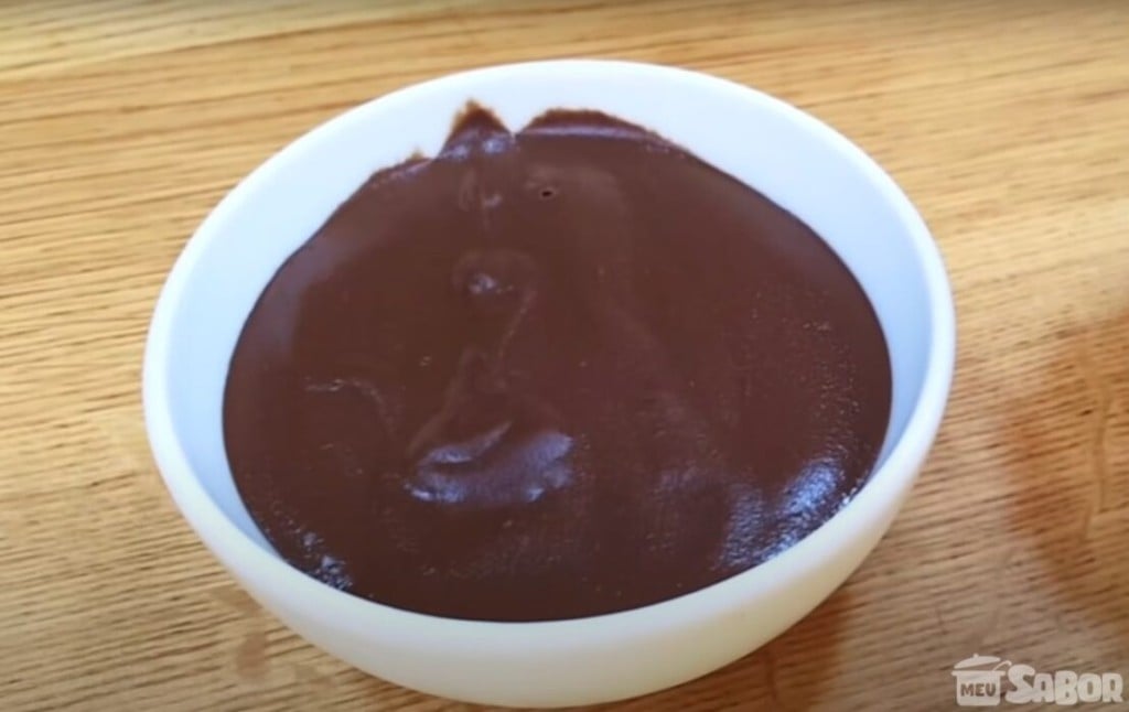 Dieta modo ON!! Que tal fazer um maravilhoso Mousse de Chocolate sem açúcar e com apenas 3 ingredientes