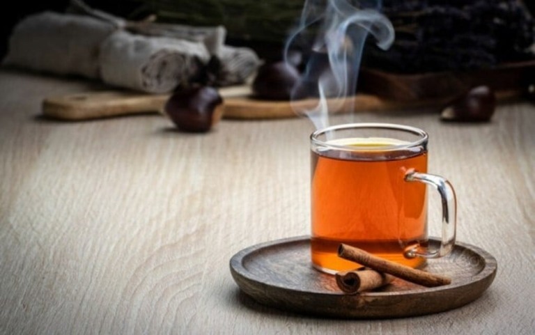 5 chás medicinais para preparar em casa