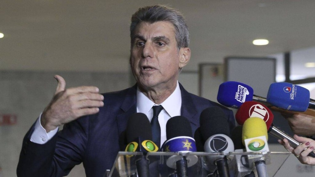 Romero Jucá é alvo de operação que apura pagamento de propina Romero Jucá é alvo de operação que apura pagamento de propina