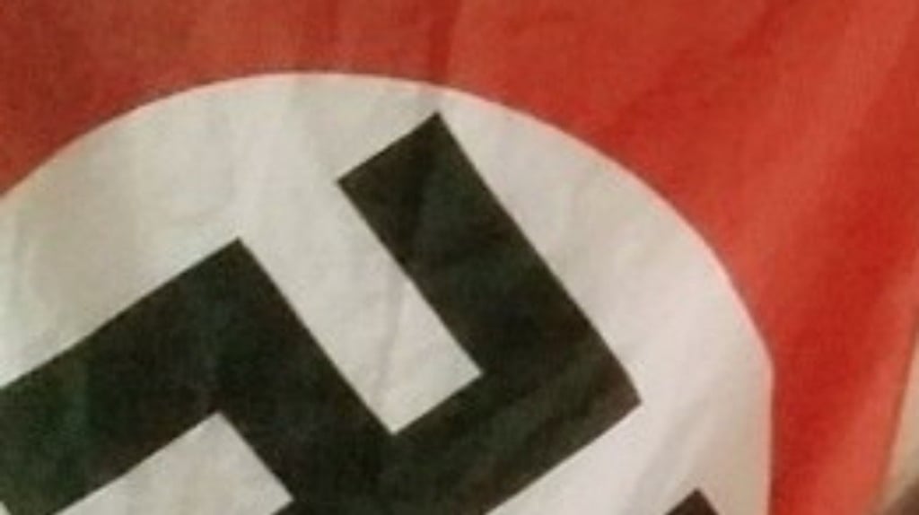 Homem que usou capacete nazista nega ser nazista, mas confirma admirar Hitler