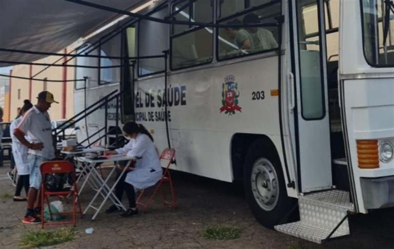 Saúde faz ações contra HIV, Hepatite e mais; dia tem testagem gratuita