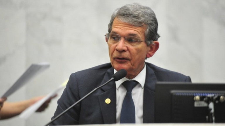 Silva e Luna diz que Petrobras não pode abandonar PPI