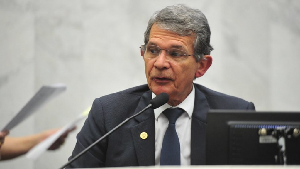 Silva e Luna diz que Petrobras não pode abandonar PPI
