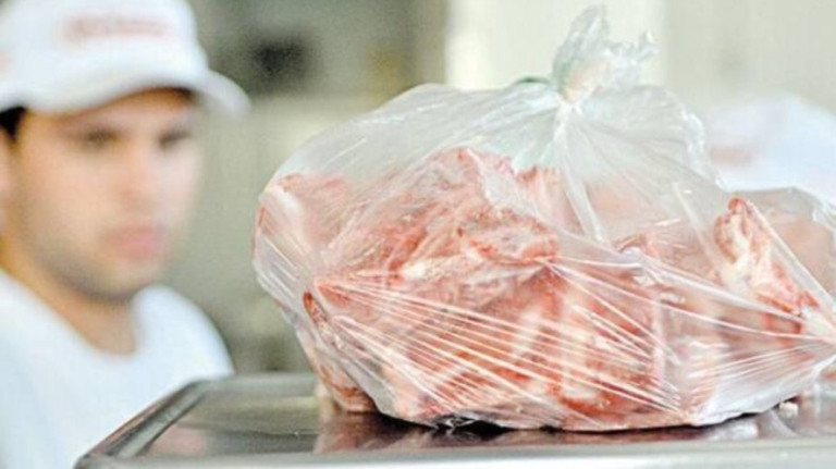 Consumo de carne bovina tem recorde negativo; preço do suíno cai