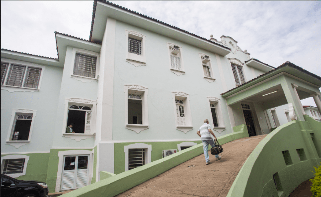 Santa Casa adia cirurgias, veja como estão serviços da prefeitura