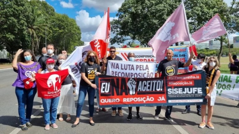 Servidores do Judiciário Federal protestam por reajuste salarial