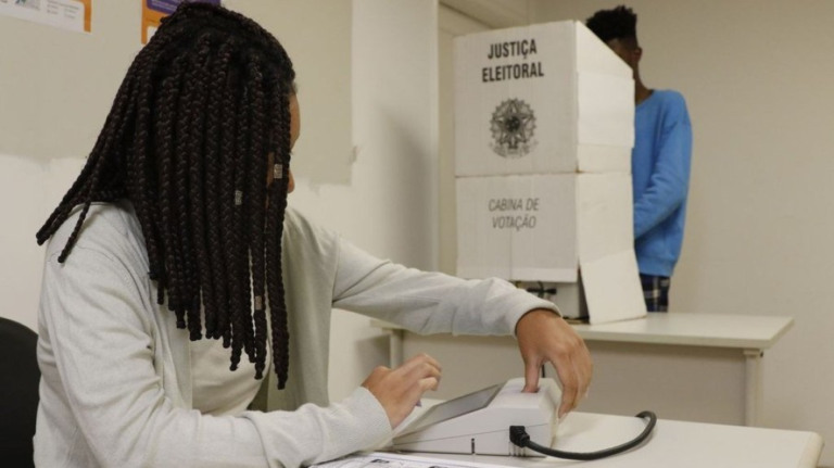 Eleições: termina a apuração de votos com 100% das urnas totalizadas