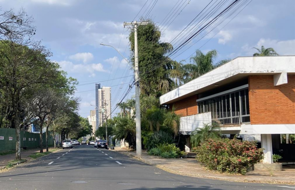 A Rua Coronel José Braz no bairro Senador Salgado Filho já tem mostras da verticalização da região, que deve revitalizar ainda mais esta área