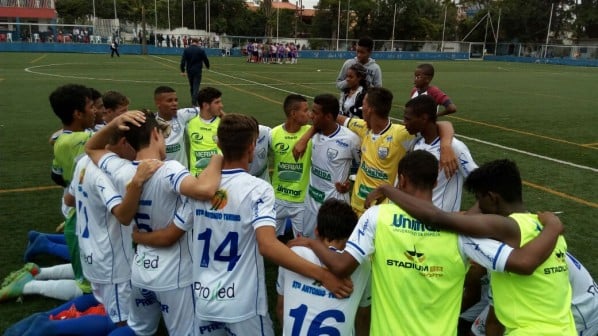 Jogadores e equipe técnica comemoram resultado Fotos: Caio Báciga/Atlético Marília –