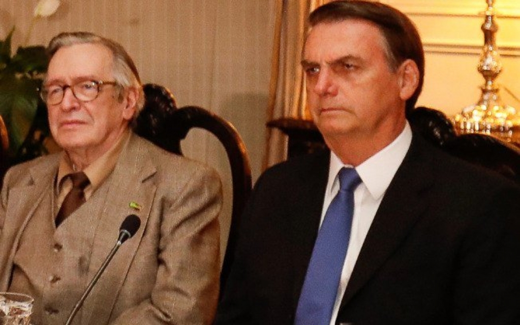 Bolsonaristas lamentam a morte de Olavo de Carvalho: "Foi um gigante"