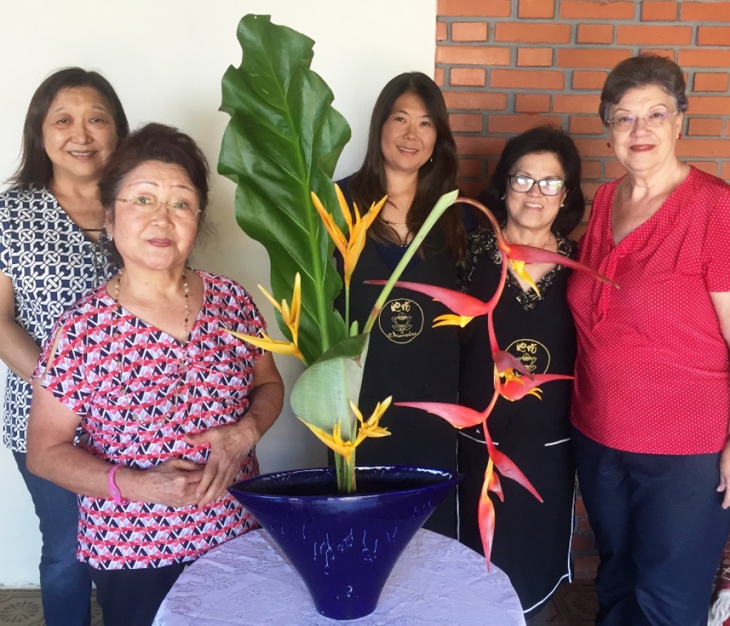 Ikebana- Professora de Marília mantém viva tradição e busca novas gerações