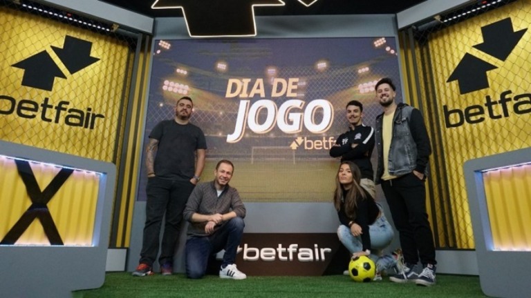 Tiago Leifert ataca de diretor artístico e anuncia estreia de programa