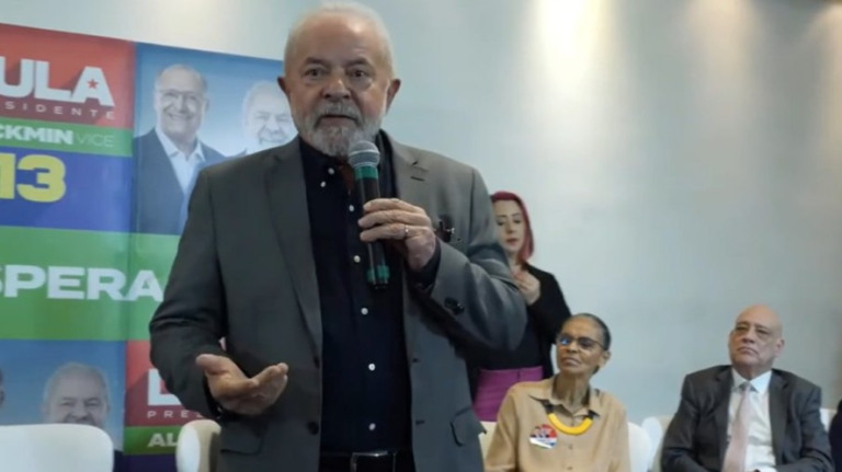 Lula lança carta aos evangélicos e Bolsonaro rebate: 'Quem assinou?'