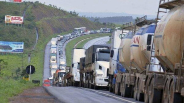 PEC Eleitoral: ‘Trapalhões com Zorra Total’, criticam caminhoneiros