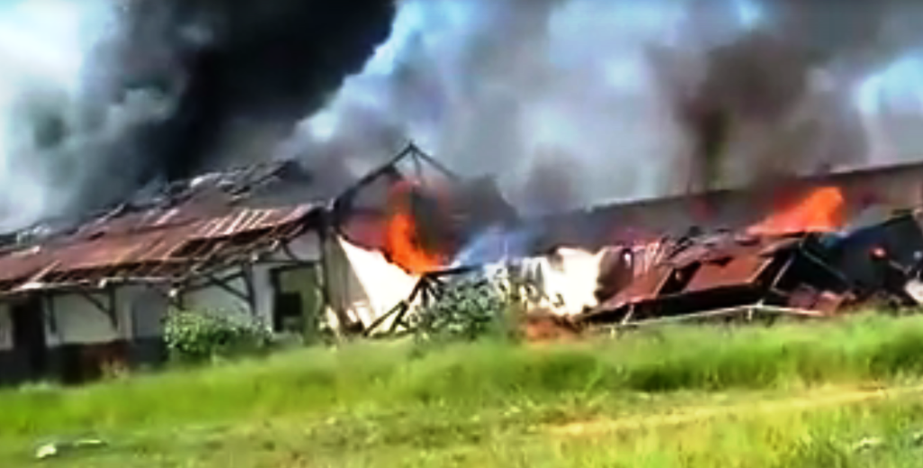 Vídeo - Incêndio destrói barracão da Fepasa em Vera Cruz