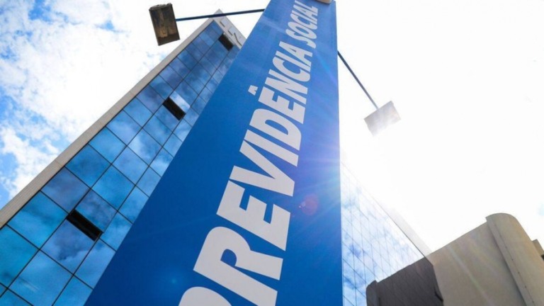 INSS determina volta de servidores ao trabalho presencial
