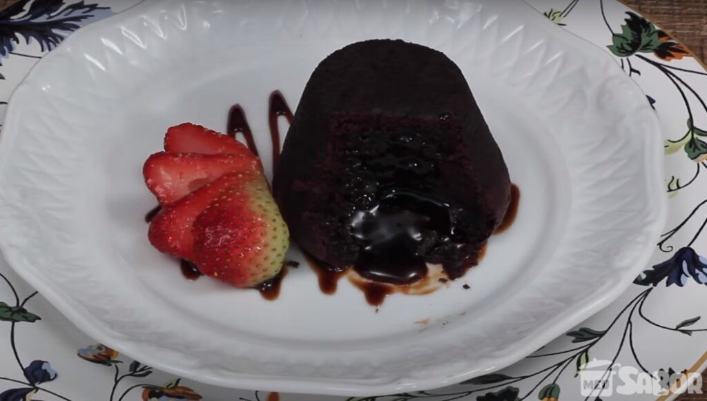 Perfeita receita de petit gateau para deixar suas sobremesas gourmet!