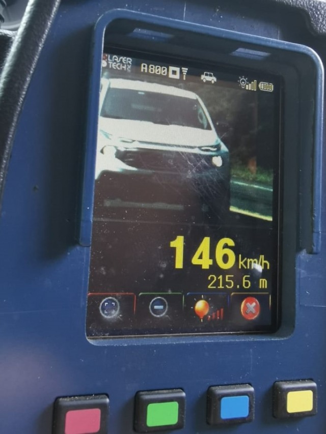 Motorista autuado a 146km/h na BR-153 em Marilia, quase dobro do limite