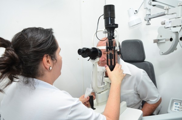 Paciente durante consulta do SUS em mutirão de cirurgias