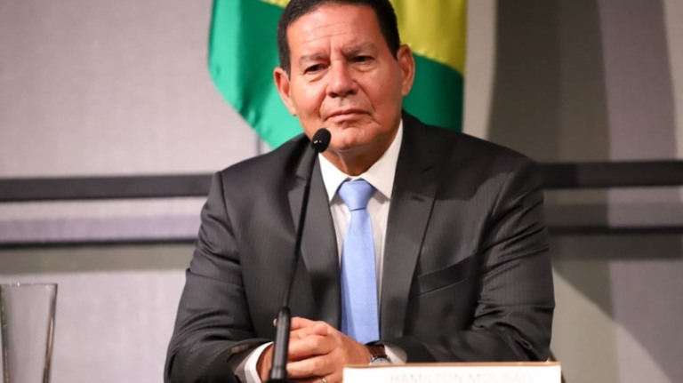 Cartão Corporativo: Mourão gastou milhões em alimentação e hotéis