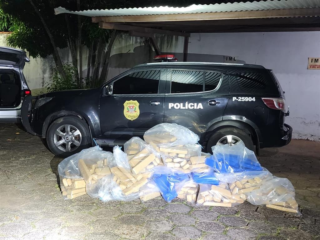 Polícia Civil encontra 300kg de maconha em distrito de Marília; suspeitos foragidos