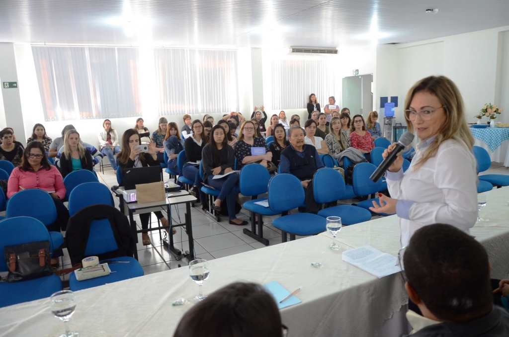 Perda auditiva e problemas com voz crescem e preocupam em Marília