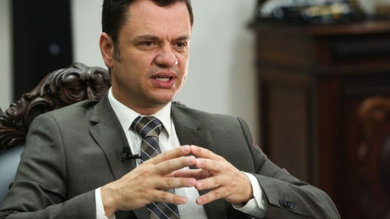 Moraes determina prisão do ex-ministro Anderson Torres