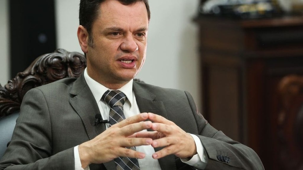 Moraes determina prisão do ex-ministro Anderson Torres Moraes determina prisão do ex-ministro Anderson Torres