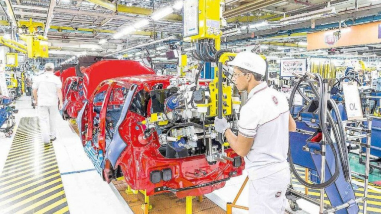 Selic elevada encarece carro popular em até R$ 10 mil