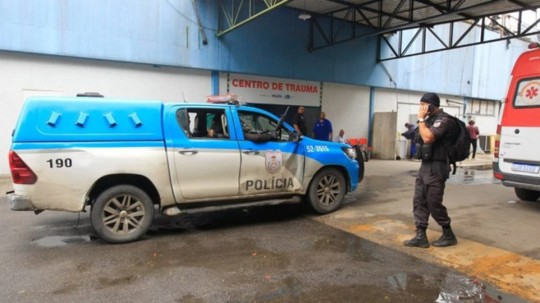 Dois PMs morrem em operação no Complexo da Mangueirinha