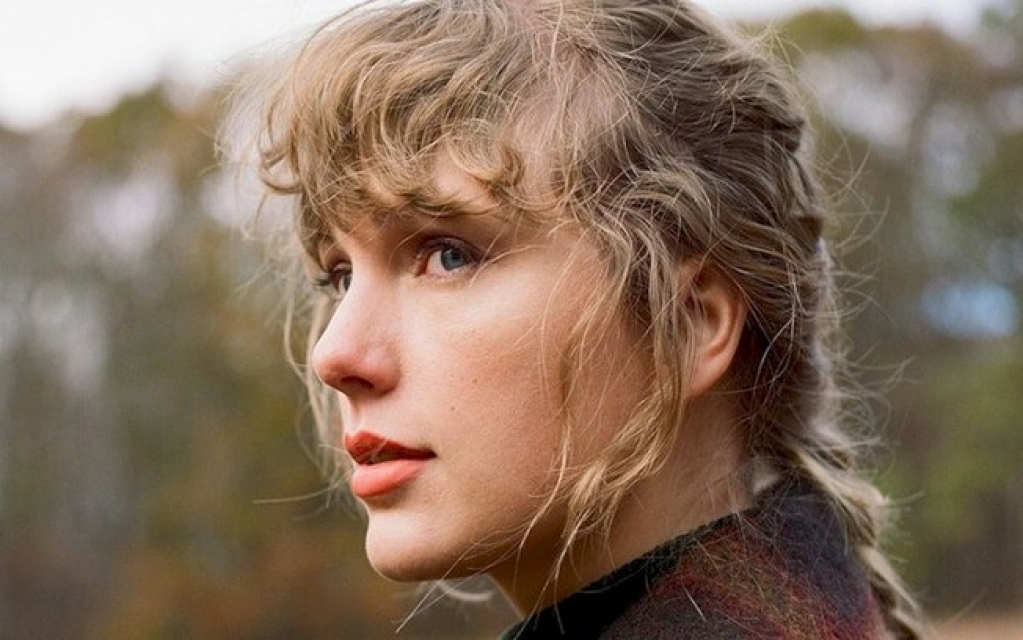 Taylor Swift anuncia parceria com ilustrador brasileiro Taylor Swift anuncia parceria com ilustrador brasileiro