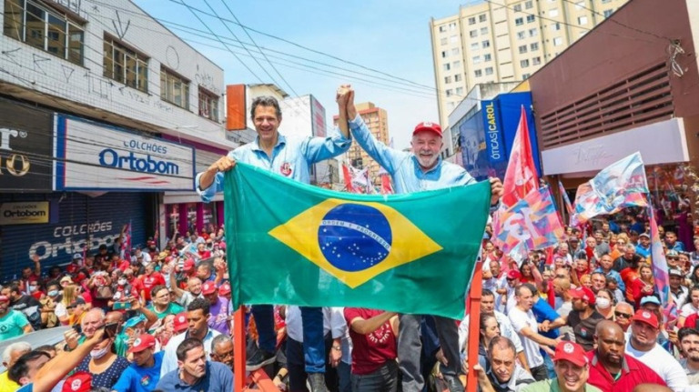 Esquerda quer amordaçar discurso político no Brasil, diz artigo do WSJ