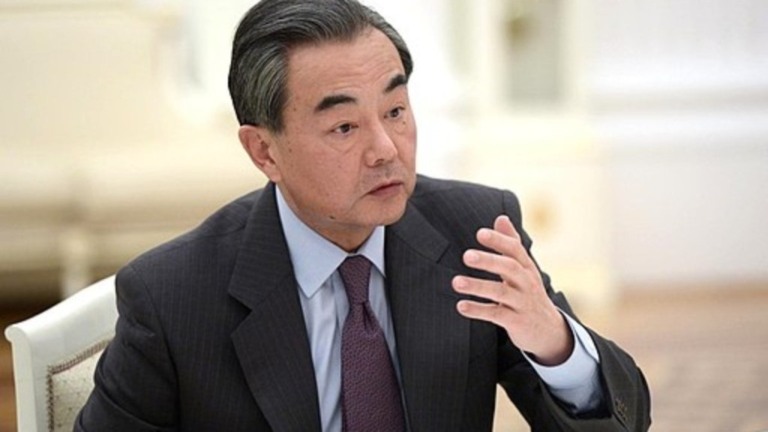 Serviço de Imprensa do Presidente da Federação Russa / Wikimedia Commons – 11.03.2016 Ministro das Relações Exteriores da China, Wang Yi