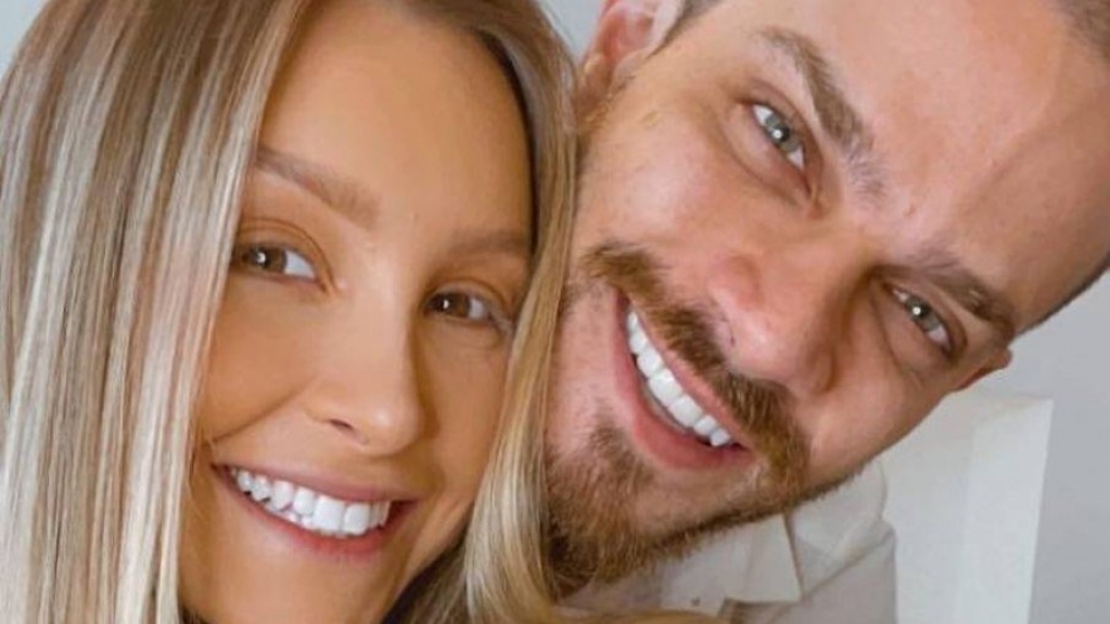 Fã de Carla Diaz "rejeita" anúncio de novo namorado da atriz: "Egoísmo" Fã de Carla Diaz "rejeita" anúncio de novo namorado da atriz: "Egoísmo"