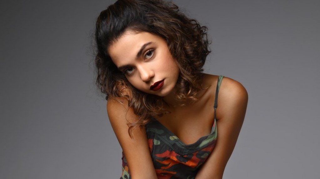Após série da Netflix, atriz interpreta jovem com depressão na Record Após série da Netflix, atriz interpreta jovem com depressão na Record