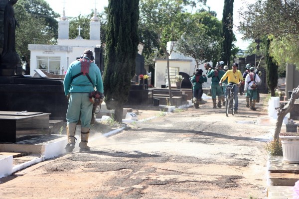 Cemitério de Marília: inexistência de controle sobre trabalho