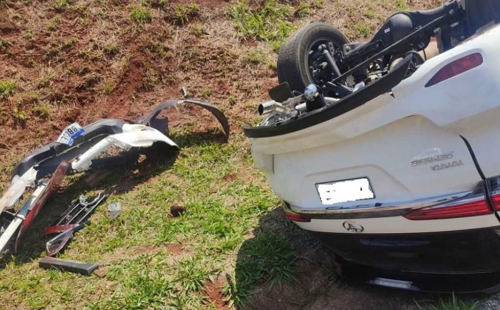 Rota caipira – Carro com 500kg de drogas capota a caminho de Marília Rota caipira – Carro com 500kg de drogas capota a caminho de Marília