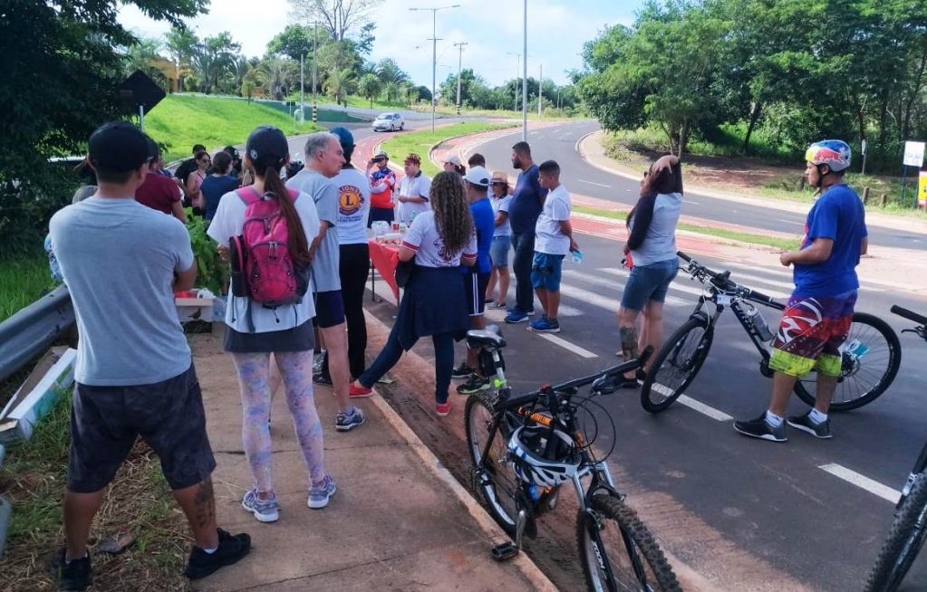 Marília ganha 70 árvores com passeio ciclístico com Plantio Global