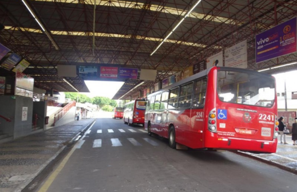 Ônibus param na tarde de sábado e só voltam segunda em Marília