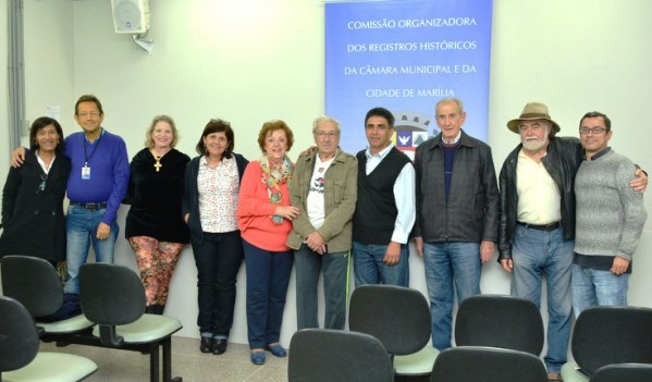 Sidney Pupo Gimenez, o negadinha (centro) com a Comissão de Registros Históricos