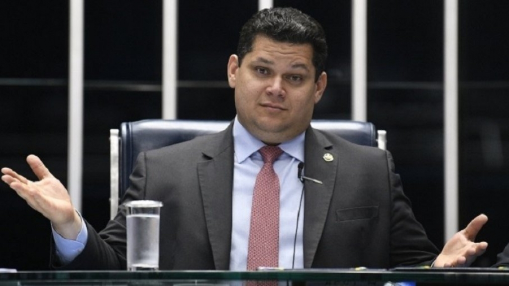 Alcolumbre teve quase 20% dos recursos do 'Orçamento Secreto', diz TV Alcolumbre teve quase 20% dos recursos do 'Orçamento Secreto', diz TV