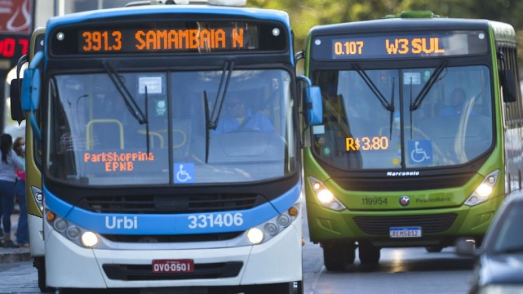 Governo libera R$ 2,5 bi para bancar transporte gratuito de idosos Governo libera R$ 2,5 bi para bancar transporte gratuito de idosos