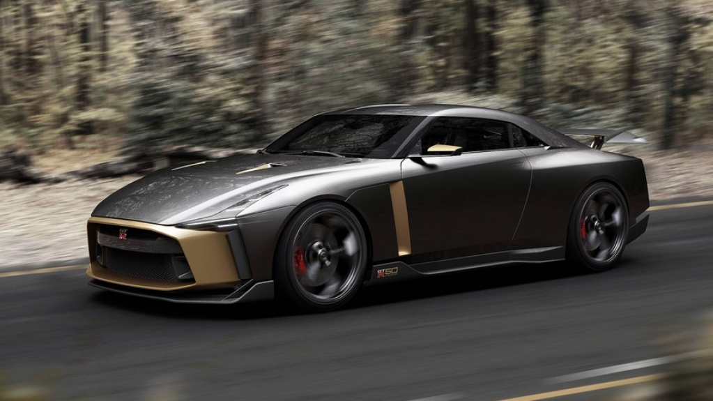 Nissan diz que não descarta uma versão eletrificada do GT-R