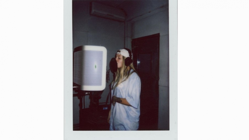 Luisa Sonza partilha bastidores de Doce 22 e foto no vaso sanitário