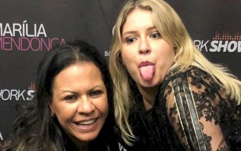 Mãe de Marília Mendonça não sabe o que fazer com pertences da filha