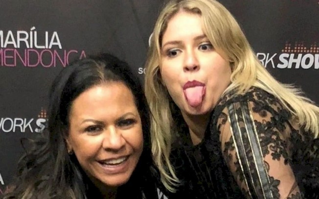 Mãe de Marília Mendonça não sabe o que fazer com pertences da filha