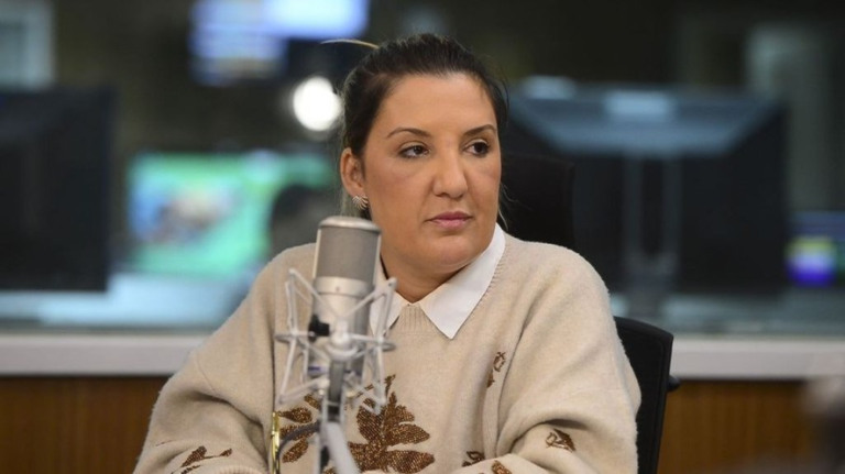 Caixa: "se algum homem atrapalhar, denuncie", diz Daniella Marques