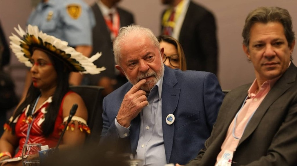 Leucoplasia: entenda a doença que fez Lula passar por uma cirurgia Leucoplasia: entenda a doença que fez Lula passar por uma cirurgia