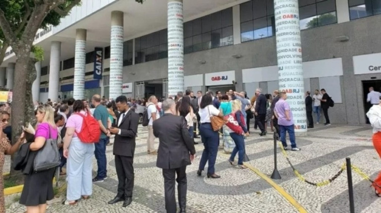 Ameaça de bomba esvazia prédio da OAB no Rio de Janeiro