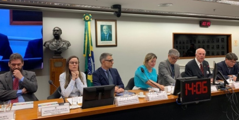 Audiência pública na Câmara dos Deputados discute impactos do Mercosul na importação de lácteos para a pecuária